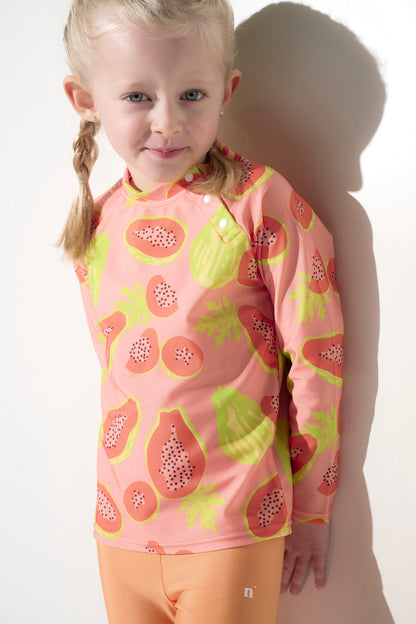 T-shirt de bain anti-UV pour fille, coloré avec motifs de fruits, UPF 50+ pour une protection solaire optimale.