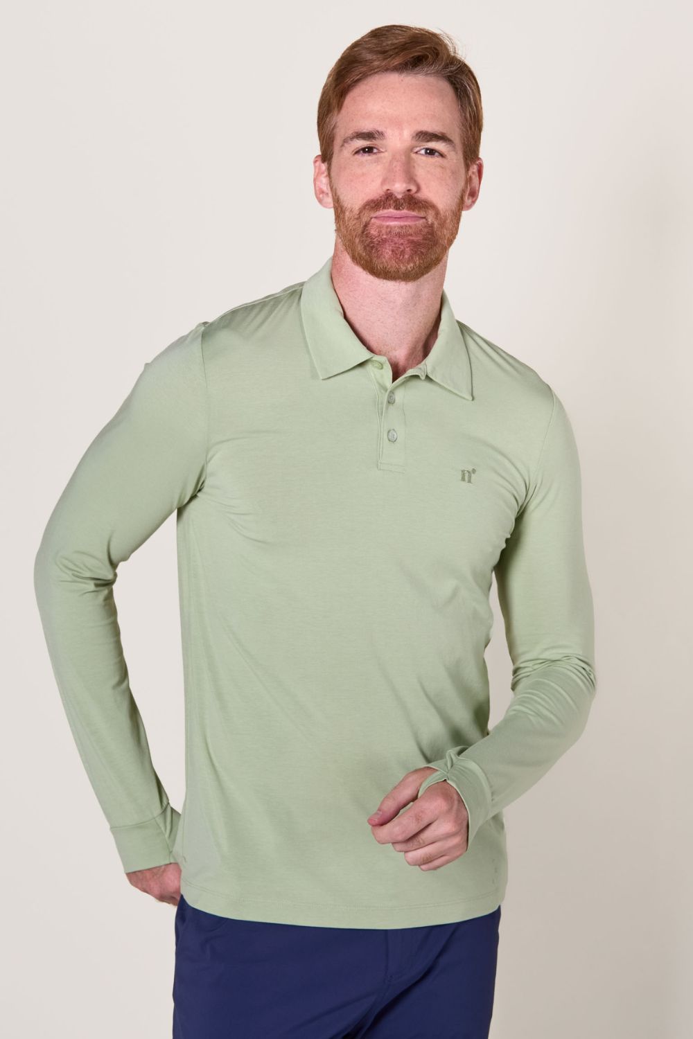 Polo anti-UV vert clair à manches longues pour homme, léger et UPF 50+, idéal pour une protection solaire quotidienne.