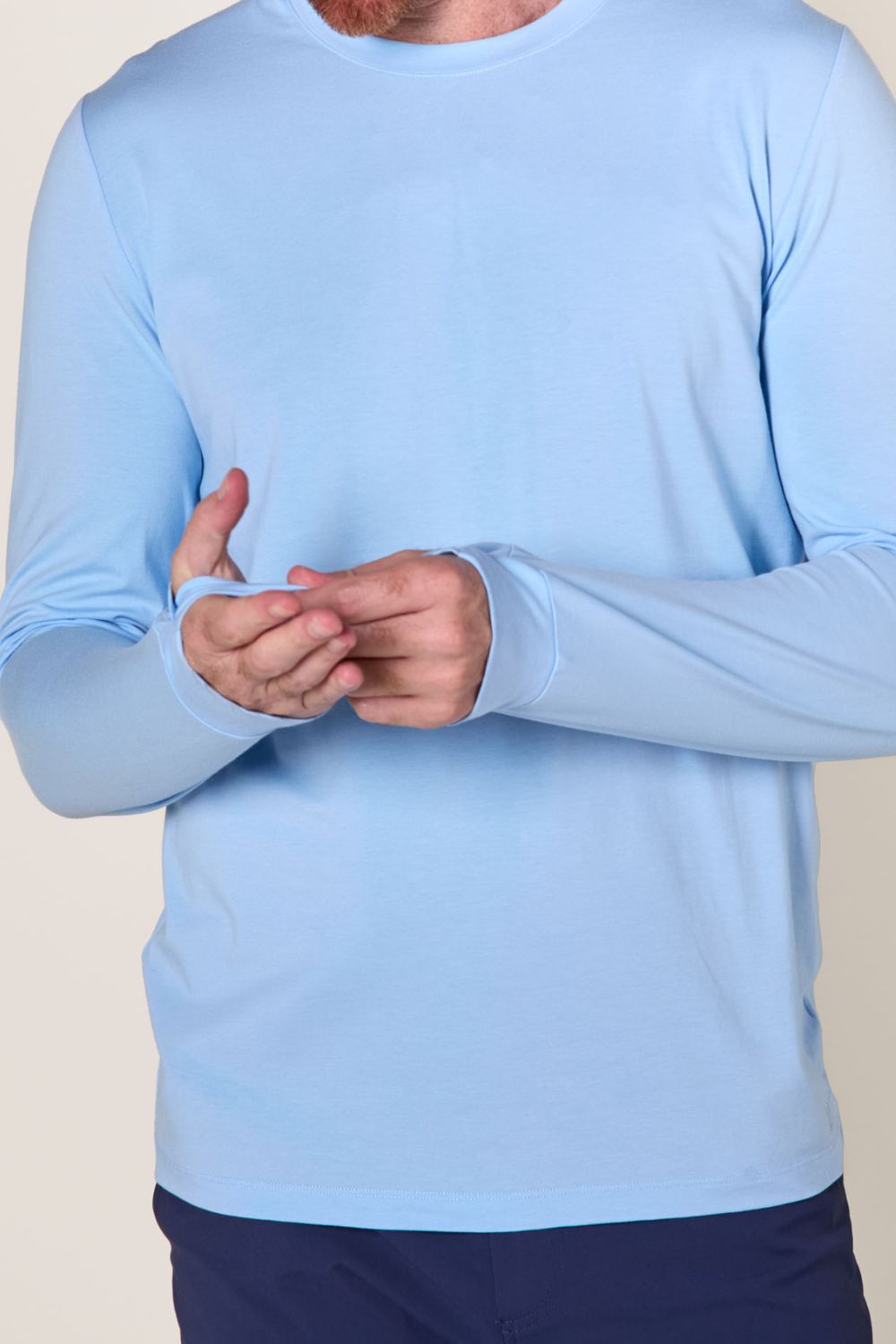 T-shirt anti-UV bleu clair pour homme, léger et UPF 50+, idéal pour les activités en extérieur.