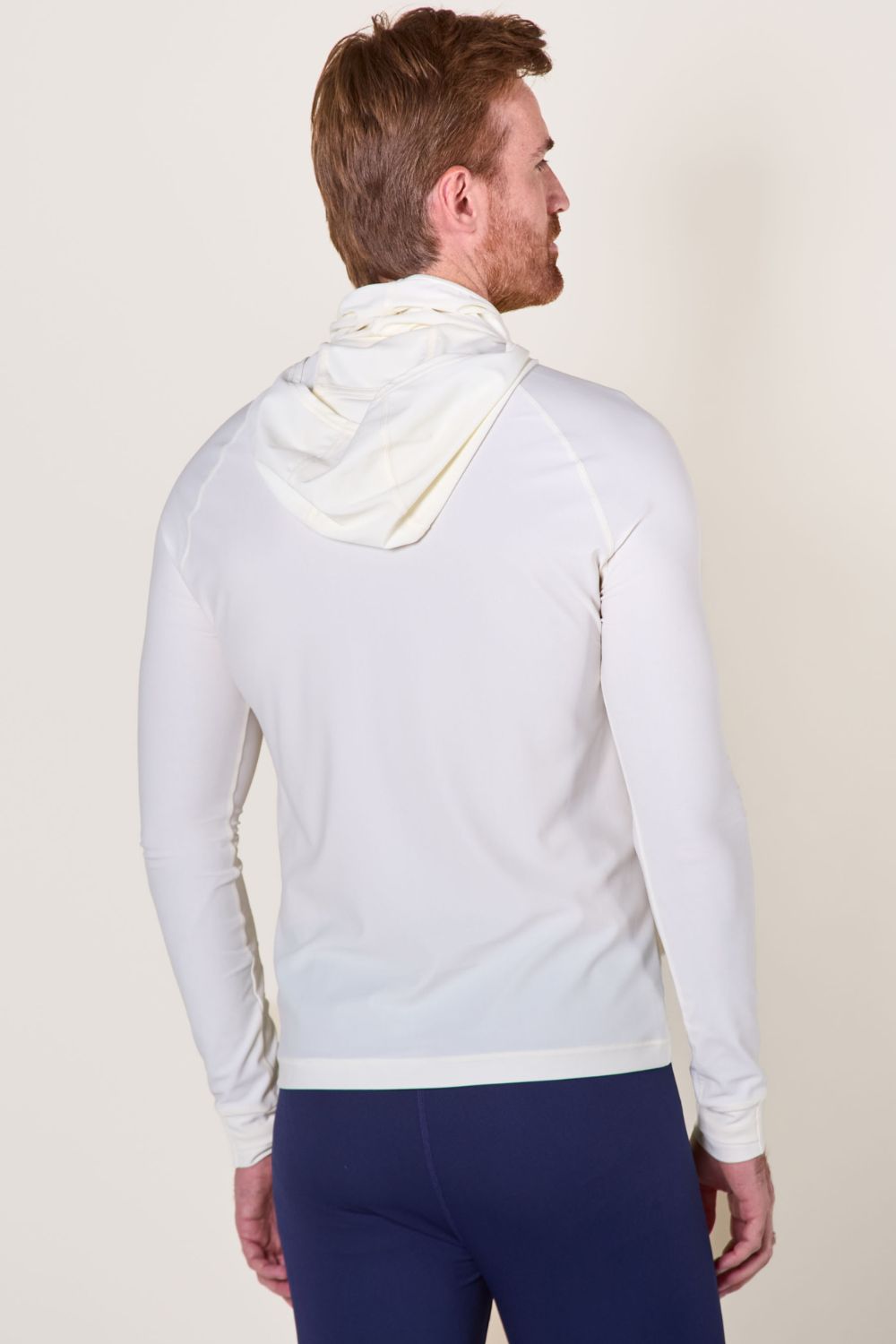 T-shirt de bain anti-UV blanc perlé avec capuche, offrant protection solaire UPF50+ pour homme.